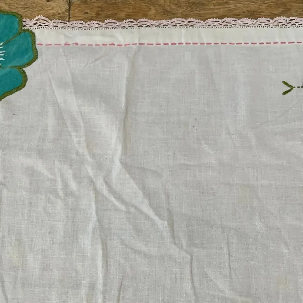 Vtg Hand-Embroidered Linen Kitchen Cloth 36 x 38 in Floral Appliques Lace Trim